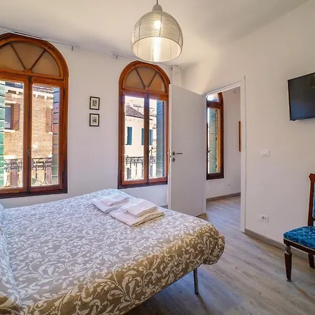 דירה Amorucci House *